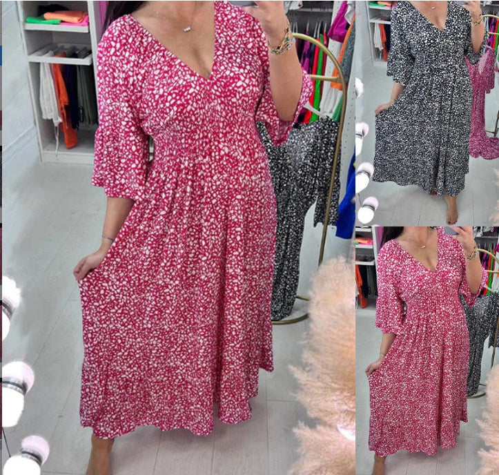 🔥Hot Sale-Free shipping for 3 pieces(10% OFF)🔥Casual print, V-neck long dress, exudes charming appeal!!