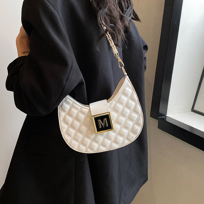 Women’s Quilted Dumpling Design Chain Crossbody Bag