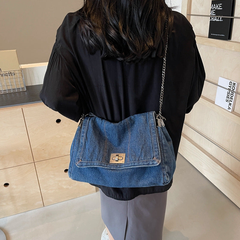 Retro Large Capacity Chain Strap Shoulder Bag