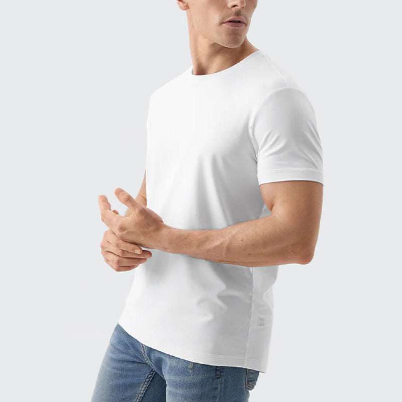 Avslappnad enkel smutsavvisande T-shirt med rund hals för män