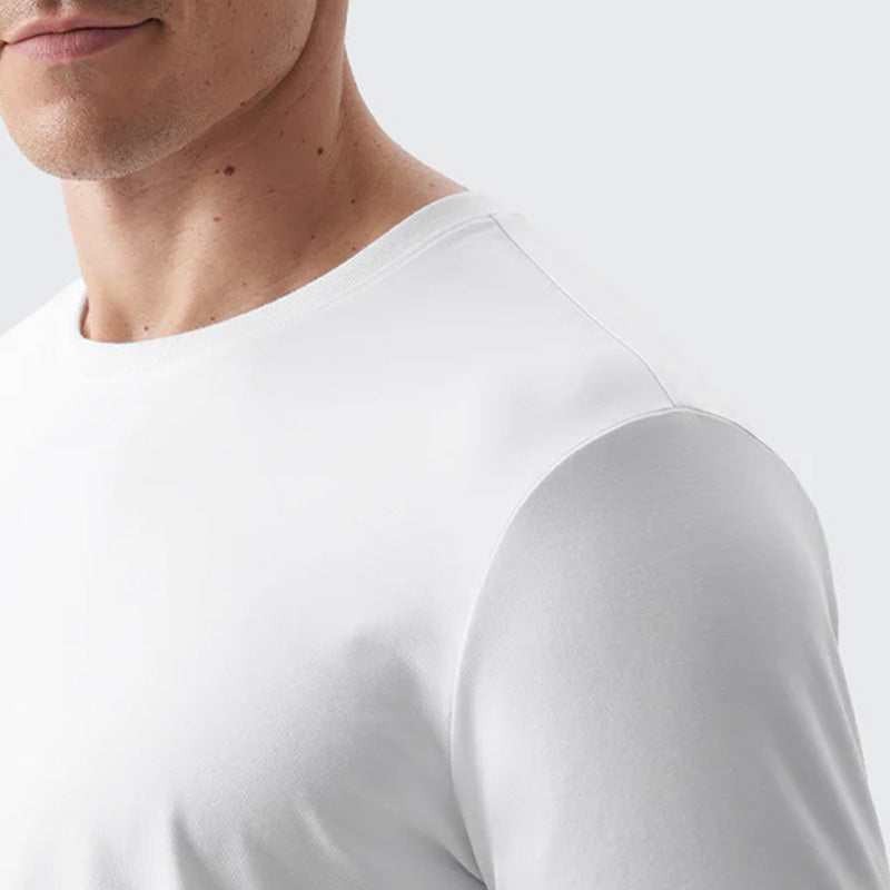 Avslappnad enkel smutsavvisande T-shirt med rund hals för män