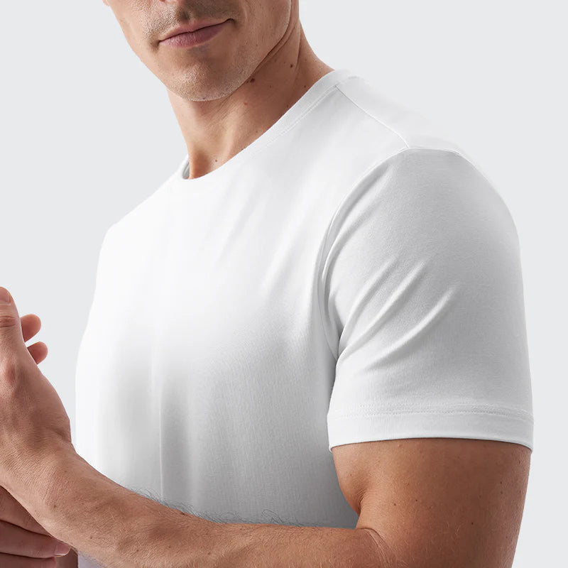 Avslappnad enkel smutsavvisande T-shirt med rund hals för män