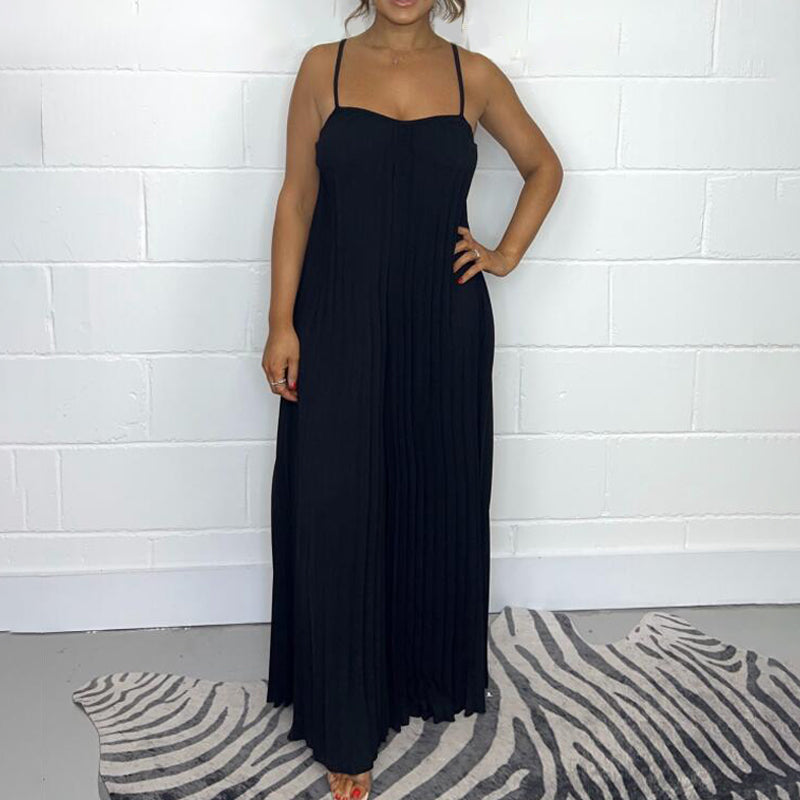 Spaghetti straps × pleated texture, and loose jumpsuits unlock the "slack and spicy". 💃👖