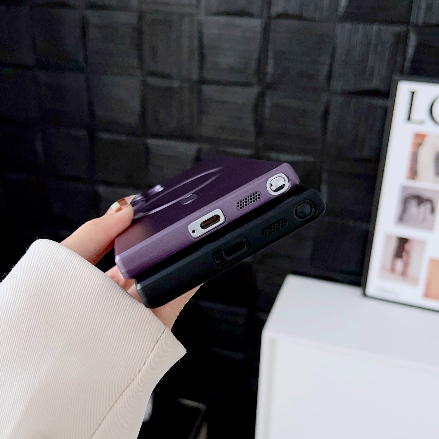 Samsung Magnetic Soft Case Comes With Lens Protection Film
