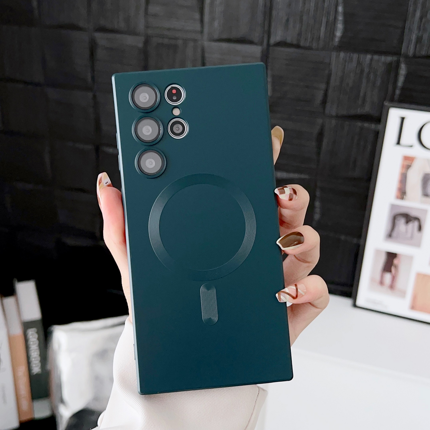 Samsung Magnetic Soft Case Comes With Lens Protection Film