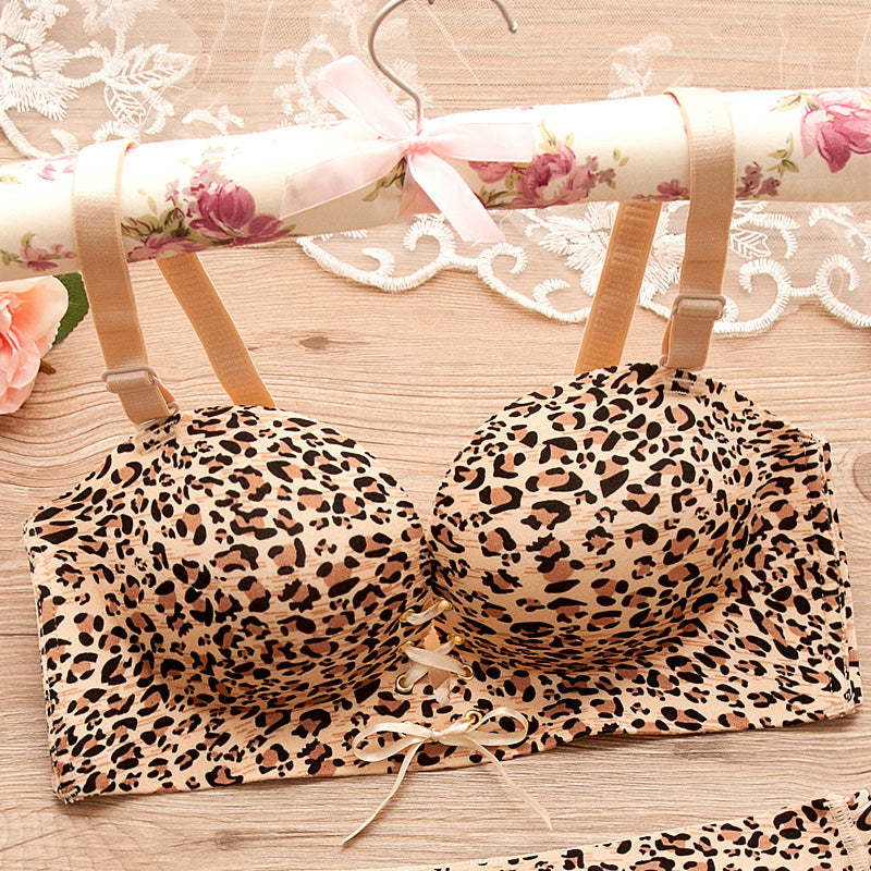 🔥💋Detachable-Strap Non-Mark Gathering Bra