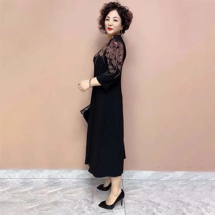 🔥Hot Sale - 48% OFF🔥Women’s Noble Elegant Dress With Glitter Neckline