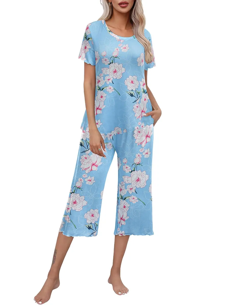 HOT SALE WOMEN'S PRINTED SHORT SLEEVE TOP WITH CAPRI PANTS LOUNGE & SLEEPWEAR SET