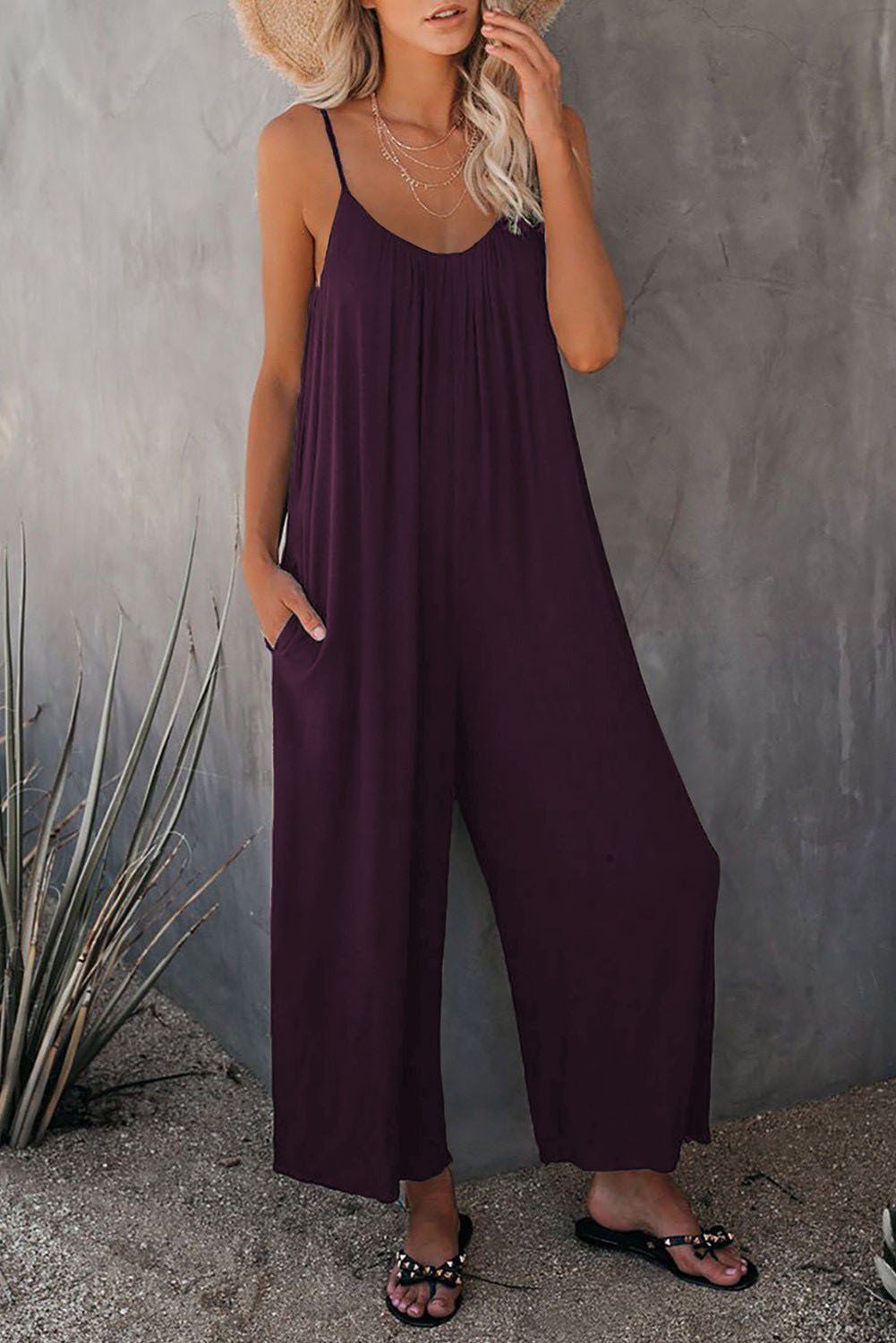 Clearance Sale! 🌸 Loose Sleeveless Wide-Leg Jumpsuit with Pockets - Stretchy & Flowy