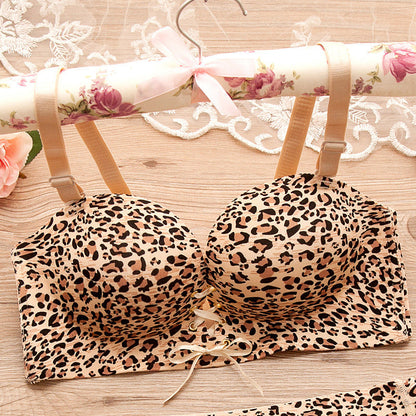 🔥💋Detachable-Strap Non-Mark Gathering Bra