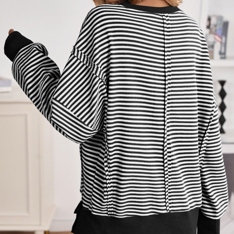 Casual Crewneck Color-Blocked Sweatshirt with Side Split