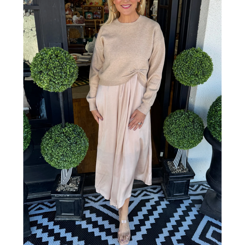 ✨ Women’s Best-Selling 2-Piece Set – Twist-Knot Top & Flowing Maxi Dress 🌸