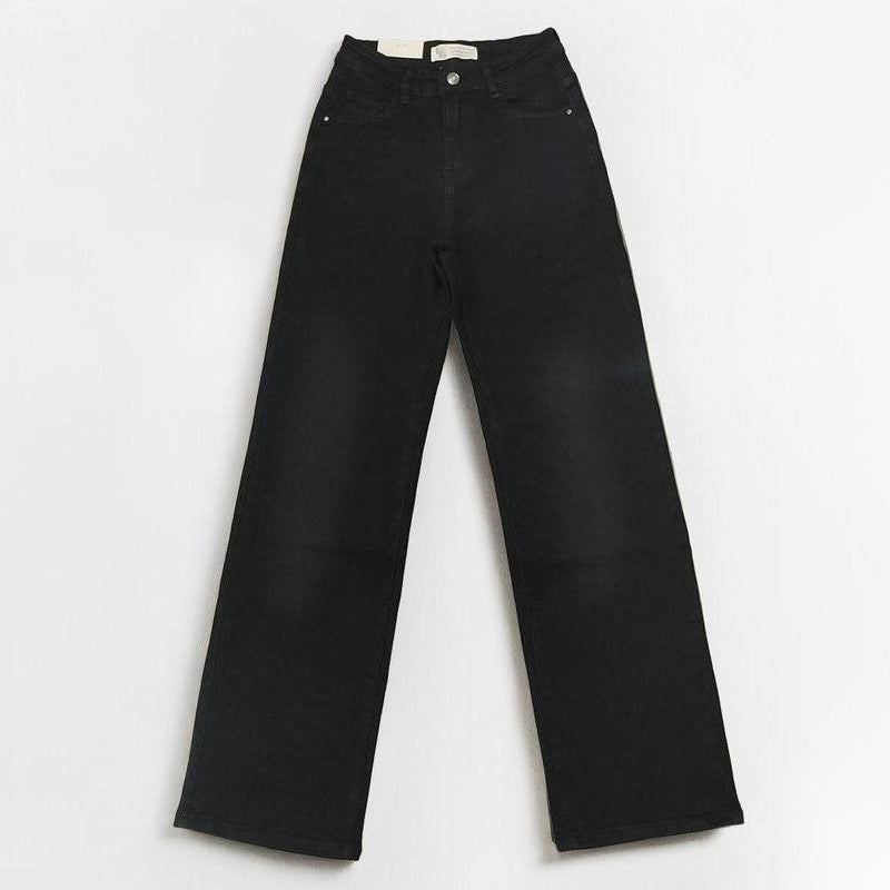 Relaxed Fit High-Waist Wide-Leg Jeans