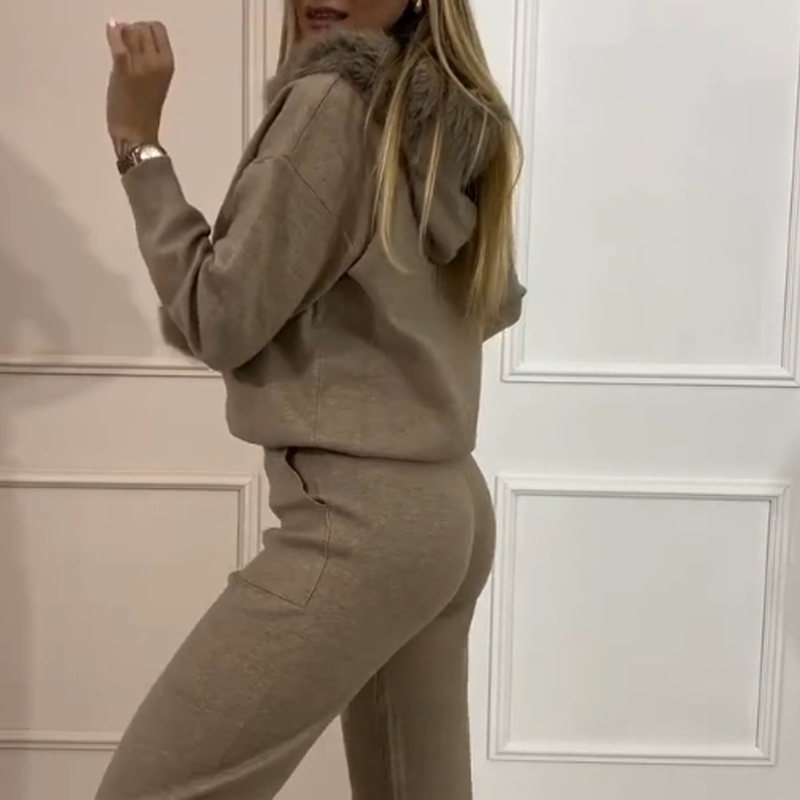 Black Friday Deal: Luxe Plush Collar Lounge Set (Hoodie + Pants)