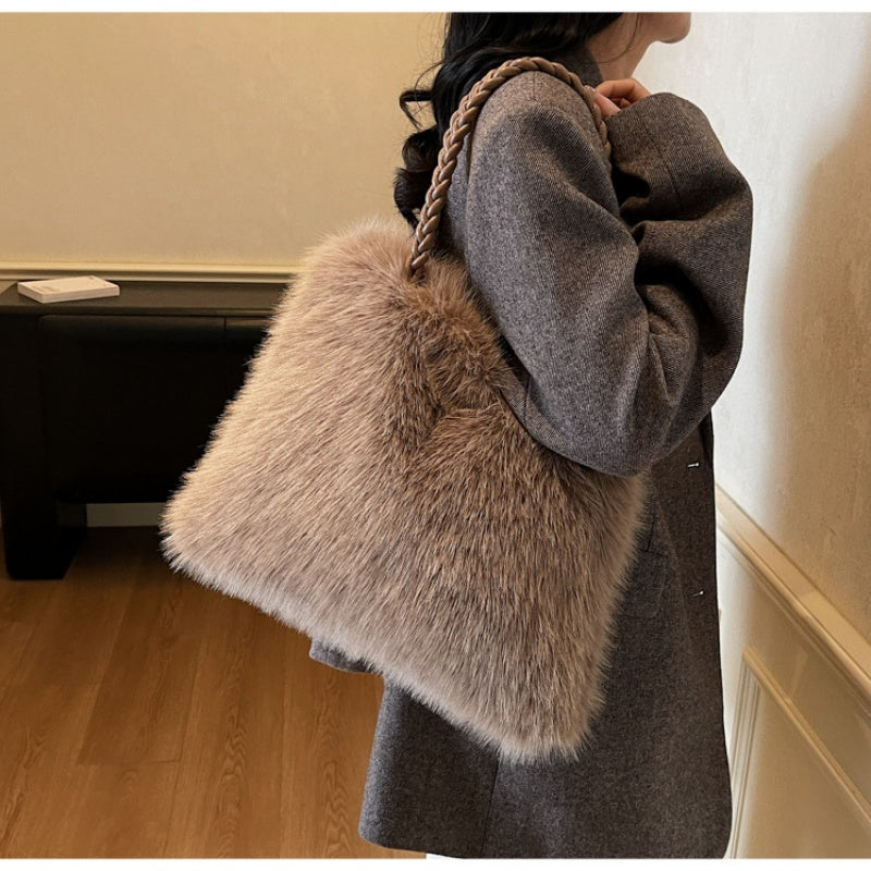 💖 Black Friday Luxury Edition – Plush Oversized Fluffy Tote Bag