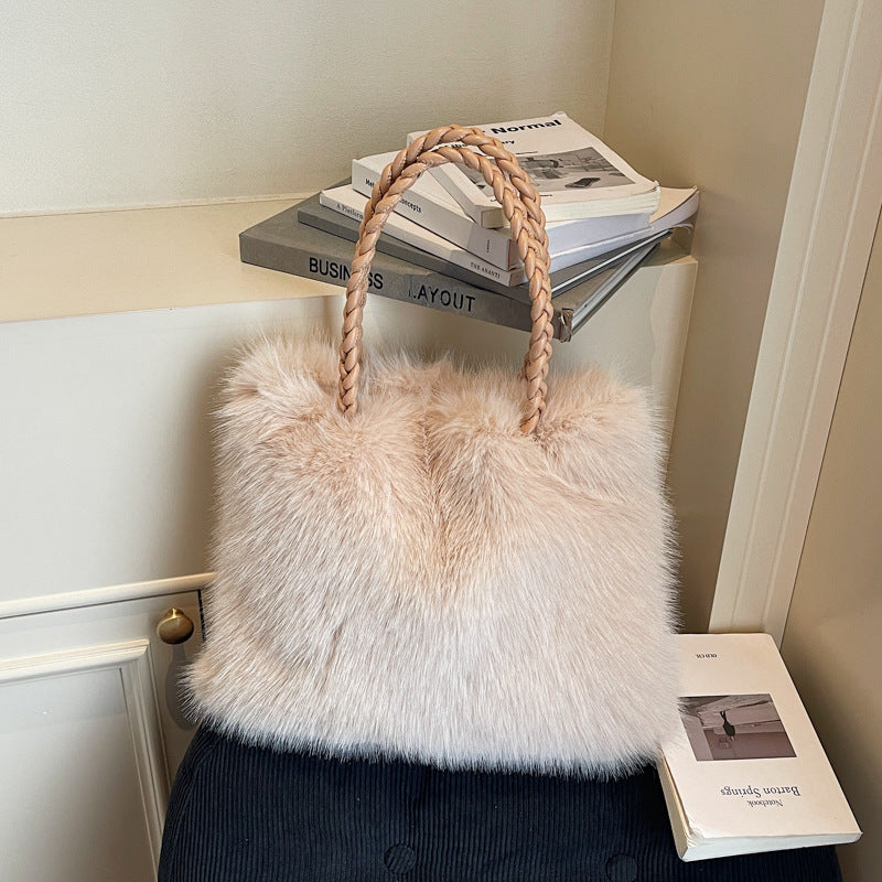 💖 Black Friday Luxury Edition – Plush Oversized Fluffy Tote Bag