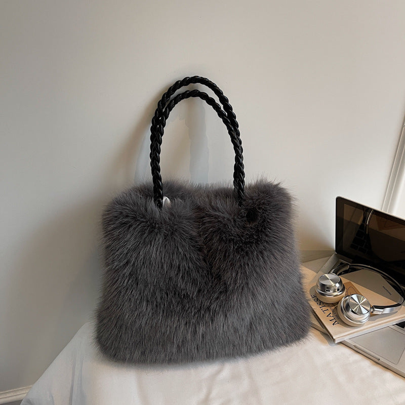 💖 Black Friday Luxury Edition – Plush Oversized Fluffy Tote Bag