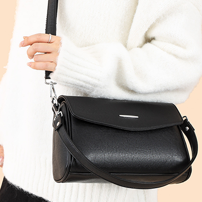 Women's Classic Crossbody Bag with Flap