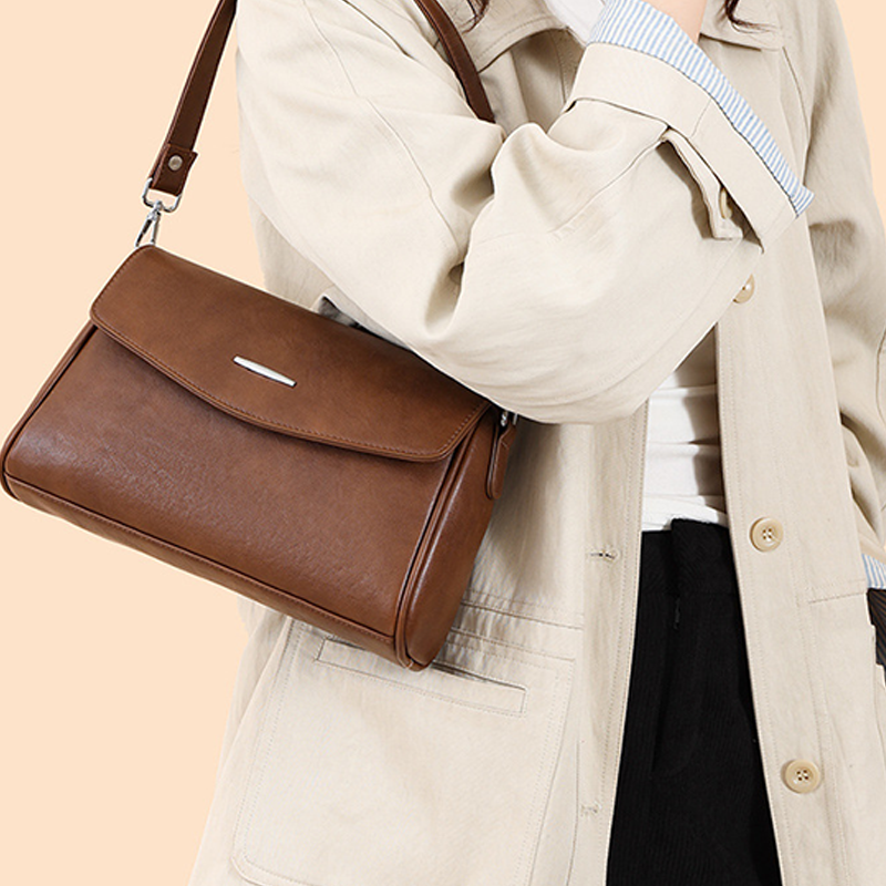 Women's Classic Crossbody Bag with Flap