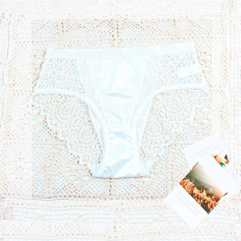 Comfortable & Seamless Panties with Elegant Lace