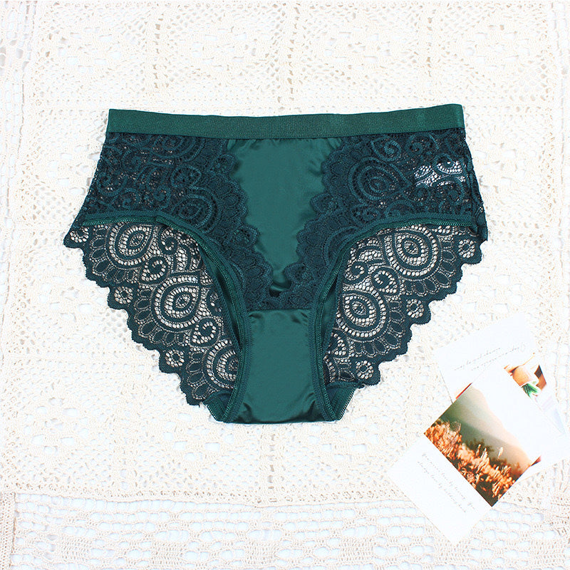Comfortable & Seamless Panties with Elegant Lace