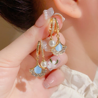 💕Pearl Earrings with Apricot Leaf Detail