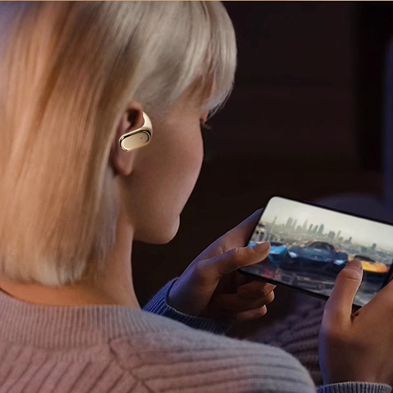 Clip-On AI Translator with Portable Charging Case