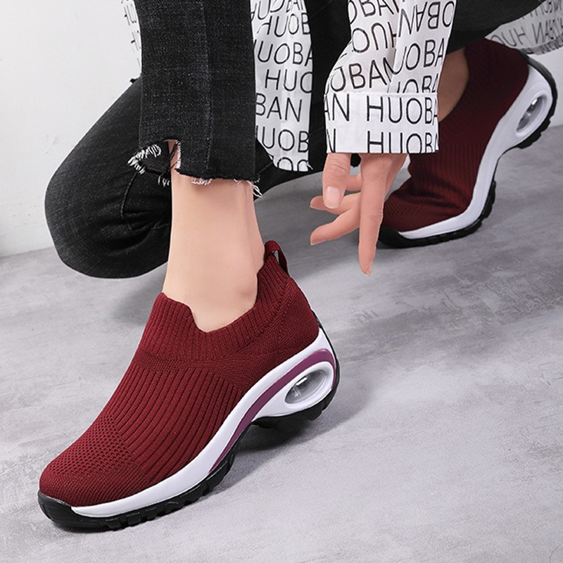 Women's Slip-On Knit Mesh Running Shoes